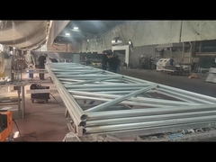 Der Mesh-Rahmen wird geschweißt