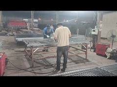 Produktionsvideo eines vorübergehenden Zauns im Stil eines Kettenzauns