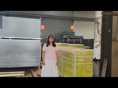 Verpackung von Grenzschutzzäunen, die nach Saudi-Arabien versandt werden