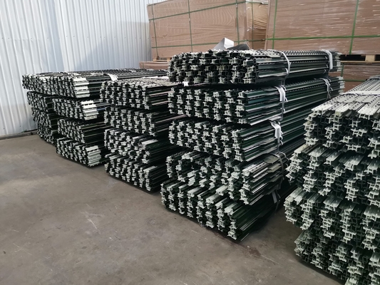 Schwarz lackiertes Stahlstück mit T-Posten 7 ft 30*30mm*3.0mm