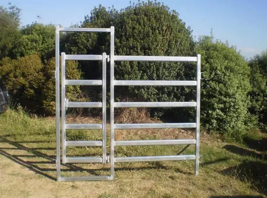 1500 mm hohe Vierkantrohr-geschweißte Farm-Zaun-Tore Splitter