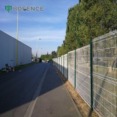 Dekoratives Hauptmetall im Freien 3D, das gebogenen Zaun-Panel Welded Rigid-Draht V Mesh Garden Fence verbiegt