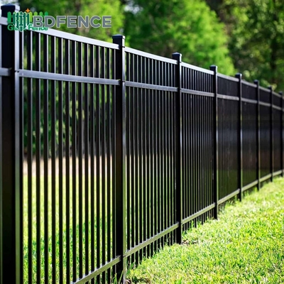 Schwarzpulver beschichtet Kleine Villa / Hof Grenze Außenplatten Aluminium Dekorationsmetall Gartenzaun