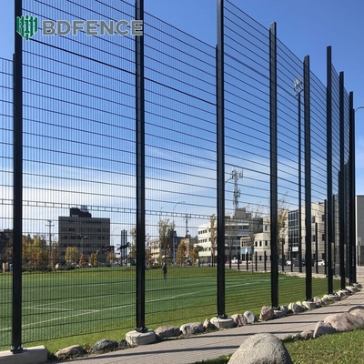 358 Pvc-beschichteter Zaun Grenzwand Grill Design