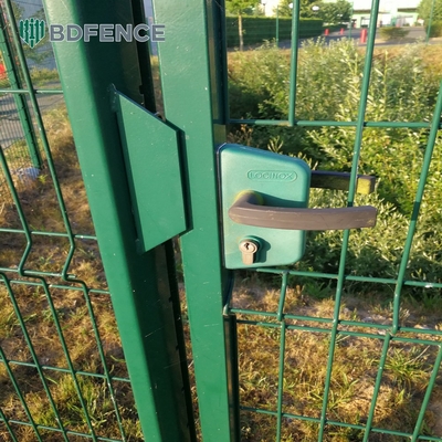 4 X 4 Außengarten Metall 3D Zaun Schweißdrahtnetz 3D Zaun mit kohlenstoffarmem Stahldraht