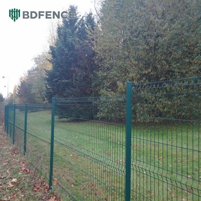 Haus Außengarten Metall Dreieck Biegen PVC beschichtet 3d gekrümmter Drahtnetz Zaun Zaun