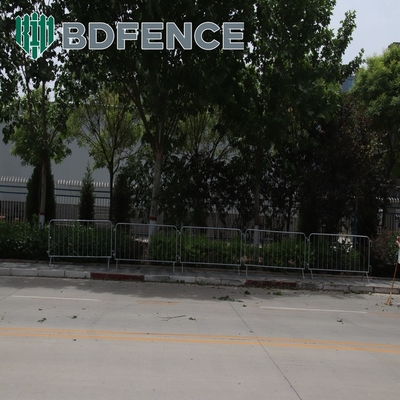 Hot Dip Galvanized Metal Crowd Control Barriers Sicherheit Portable