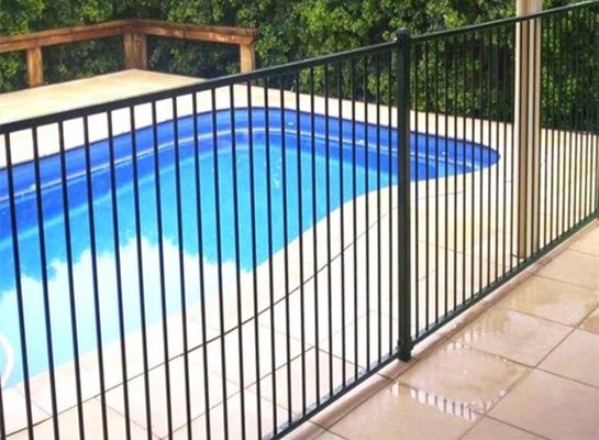 Hochfeste Eisenrahmen Palisade Tubular Zaun Sicherheitszaun Panel Quadrat Loch Heißtauchen für Einfahrt Türen