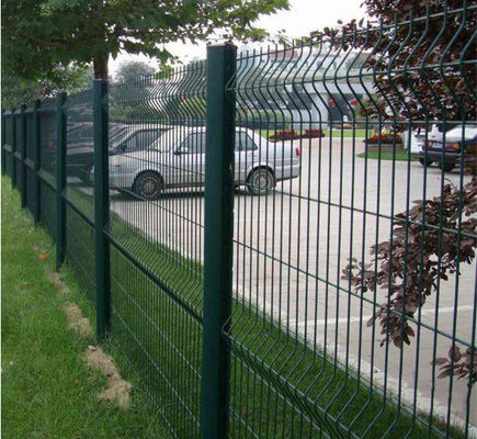 Gekrümmte geschweißte Drahtnetze heiß getaucht 3d gekrümmter Dreieck gebogenen Zaun
