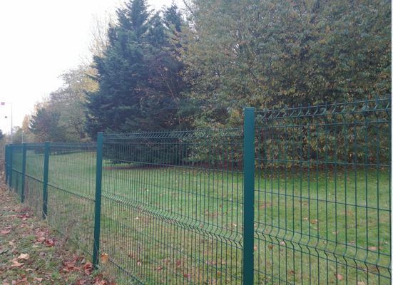 Posten des 8ft Höhen-elektrischen Schweißens-V Mesh Security Fencing With Multiple