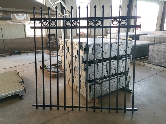 Leicht zu montieren Verzinktes PVC beschichtet geschmiedetes Eisen Stahl Zaun Panel für individuell Pool Speer Top Outdoor