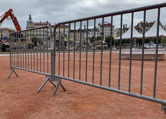Kunststoffverzinktes Stahl Aluminium Crowd Control Barrikade Zaun Mobilklappbarer Sicherheits Fußgängerbarriere Veranstaltung Konzert